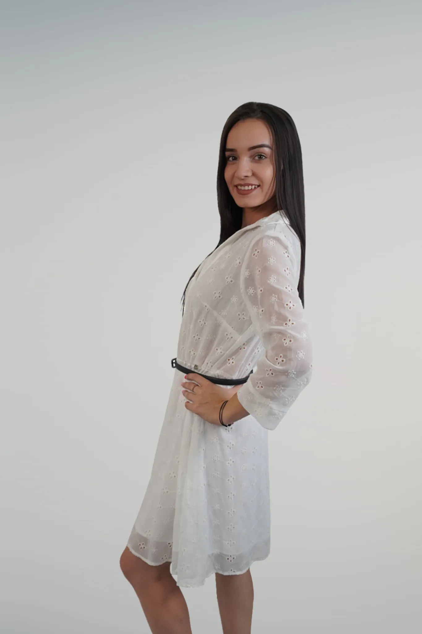 Бяла дантелена рокля с ръкав T28_2