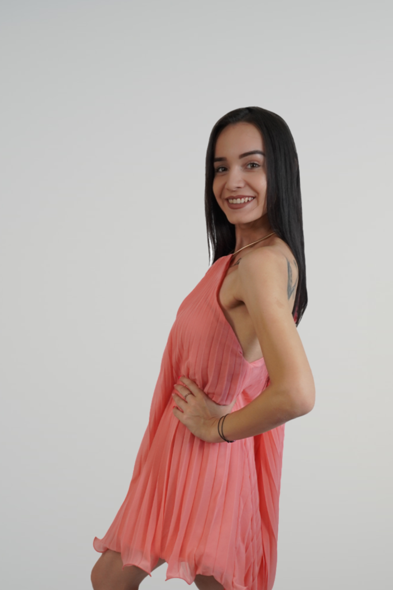 Плисирана къса рокля в розово_T1_3