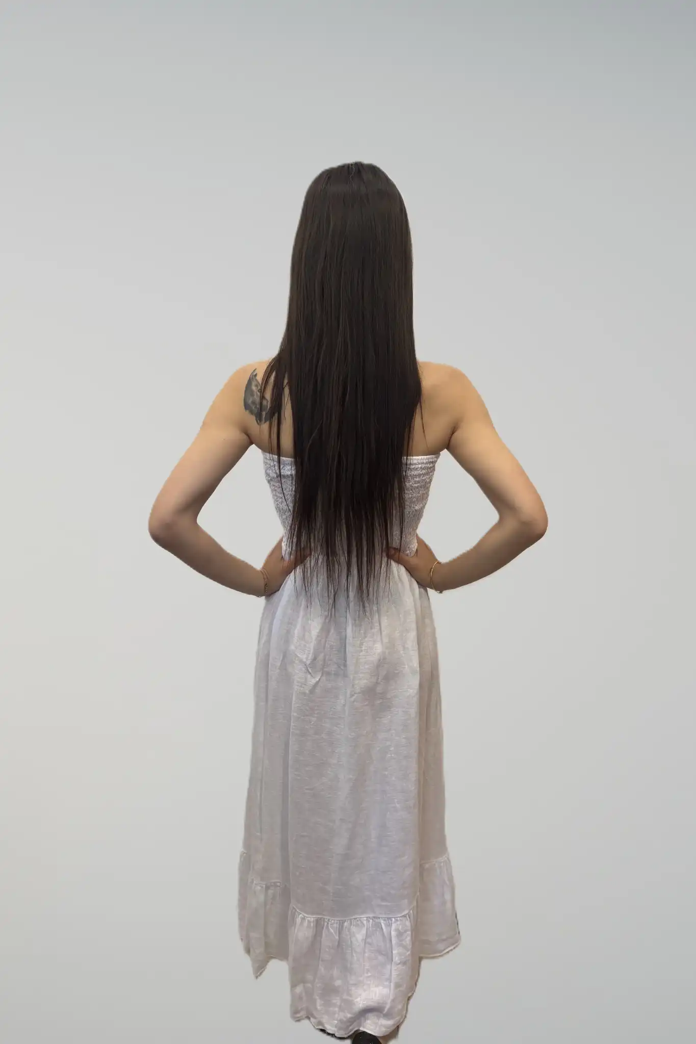 Дълга рокля от лен в бяло back